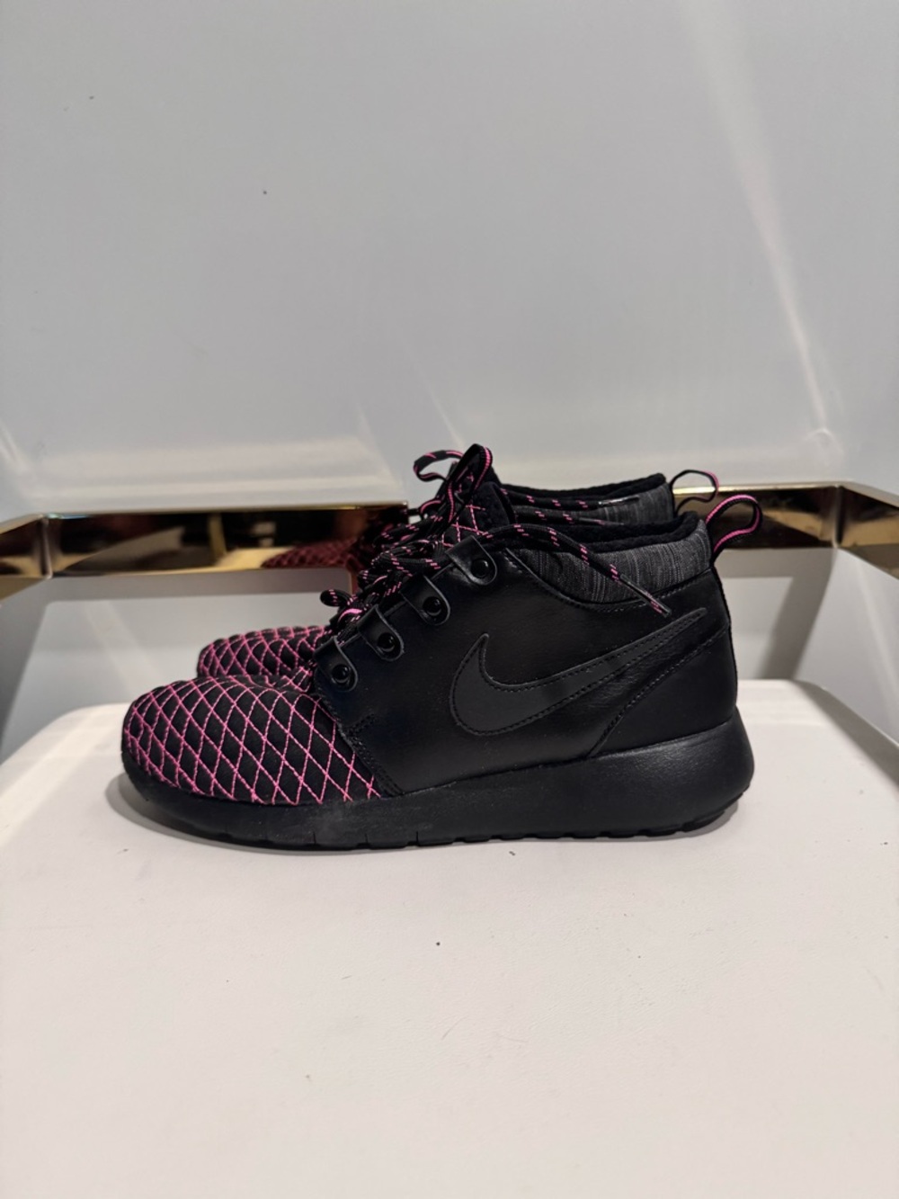 Nike Roshe Run Mid.